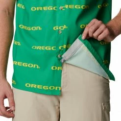 Wholesale 🛒 Columbia Men's Oregon Ducks Green Super Slack Tide Button Down 👕 Shirt ❤️ -Cheap Warm jacket Shop unnamed file 4198